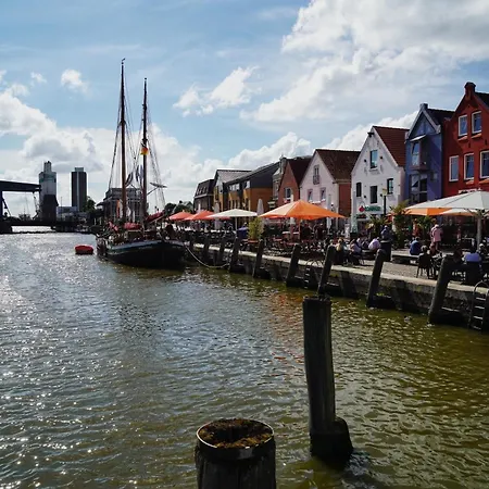 Kuestenbutze Im Modernen Style Mit Balkon *